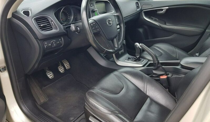 Volvo V40 T3 full