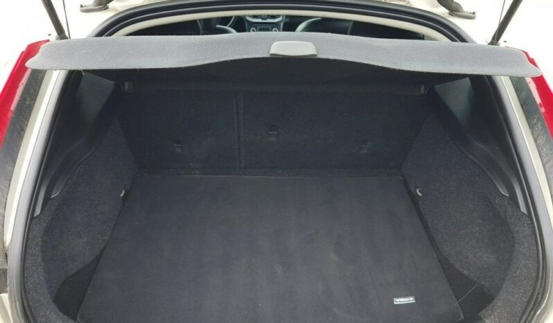 Volvo V40 T3 full