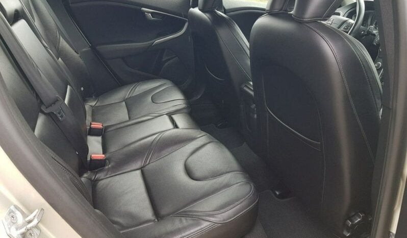 Volvo V40 T3 full