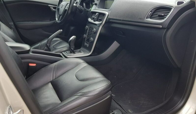 Volvo V40 T3 full