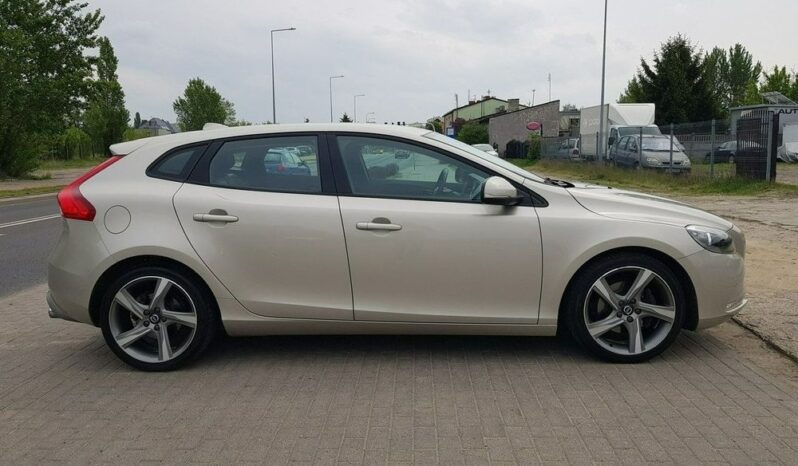 Volvo V40 T3 full
