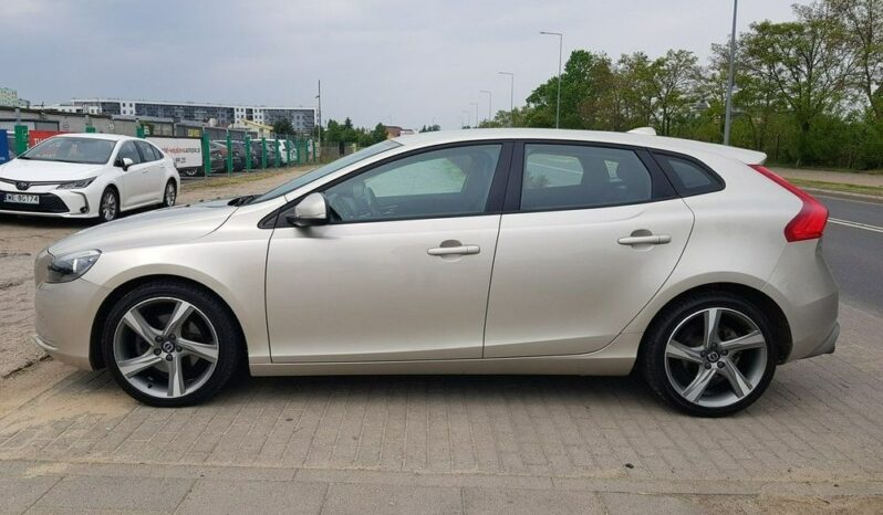 Volvo V40 T3 full