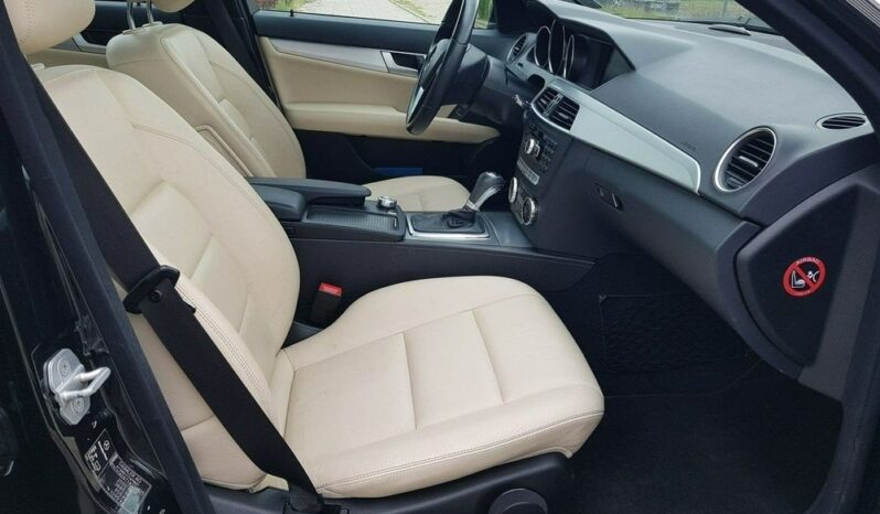 Mercedes-Benz Klasa C 250 CGI Automatik BlueEFFICIENCY Avantgarde full