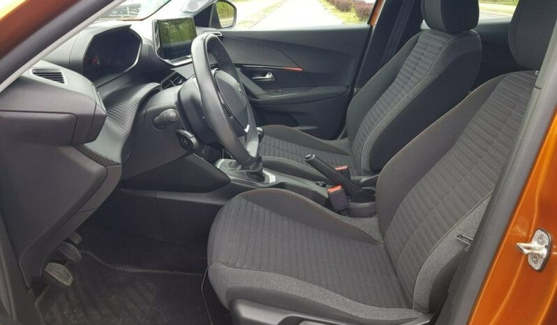 Peugeot 2008 PureTech 130 Allure full