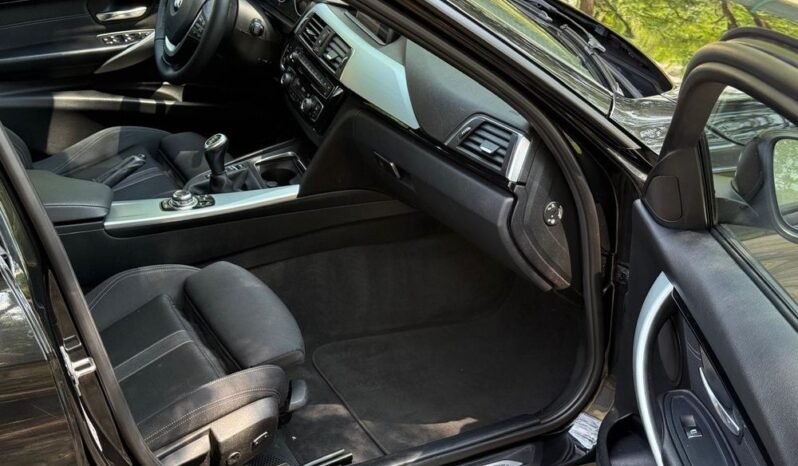 BMW Seria 3 318d Sport Line full
