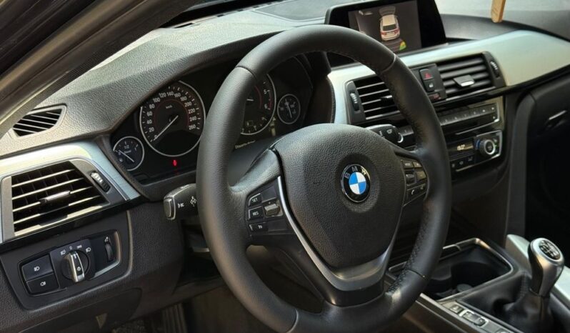 BMW Seria 3 318d Sport Line full