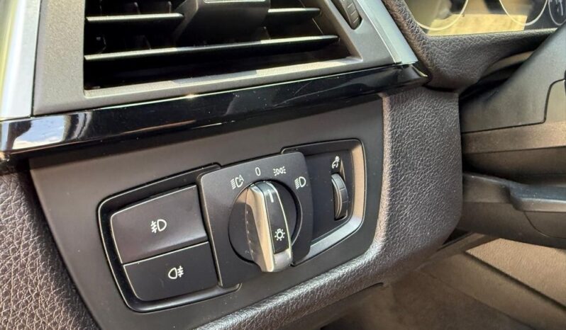 BMW Seria 3 318d Sport Line full