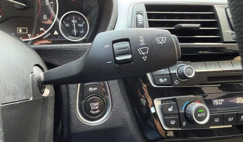 BMW Seria 3 318d Sport Line full