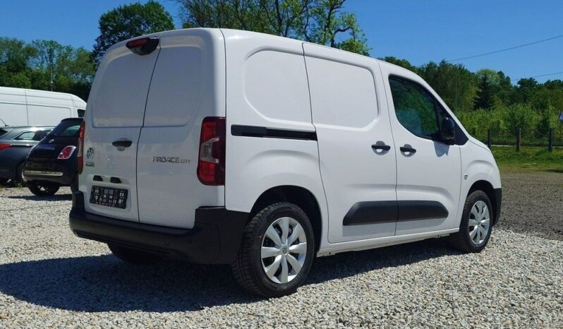 Toyota Proace City full