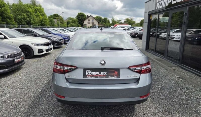 Skoda Superb full