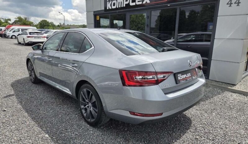 Skoda Superb full