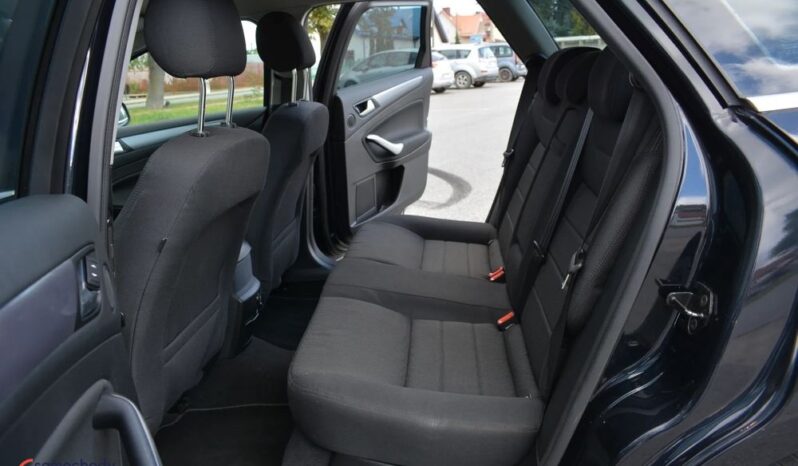 Ford Mondeo full