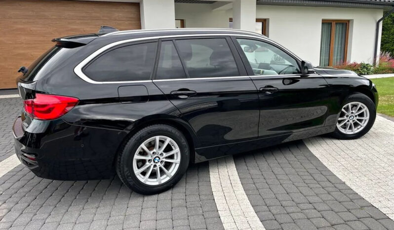BMW Seria 3 318i Edition Luxury Line Purity full