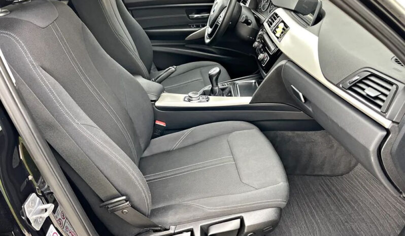 BMW Seria 3 318i Edition Luxury Line Purity full