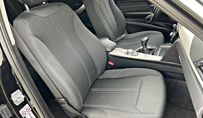 BMW Seria 3 318i Edition Luxury Line Purity full