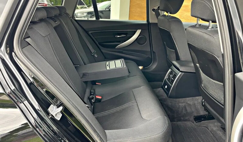 BMW Seria 3 318i Edition Luxury Line Purity full