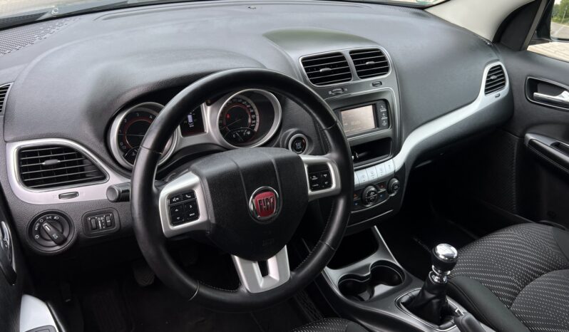 FIAT FREEMONT URBAN 2.0 M-JET 140KM FWD – 7 OSOBOWY – GRZANE FOTELE – MANUAL full