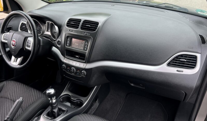 FIAT FREEMONT URBAN 2.0 M-JET 140KM FWD – 7 OSOBOWY – GRZANE FOTELE – MANUAL full