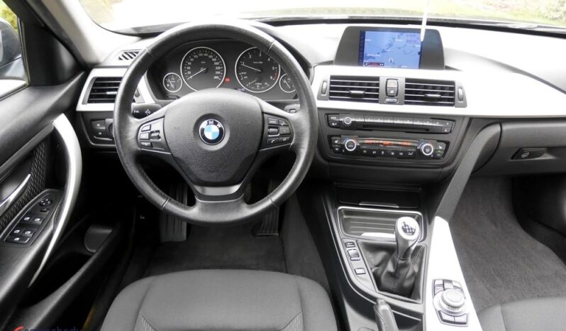BMW Seria 3 318d DPF Edition Exclusive full