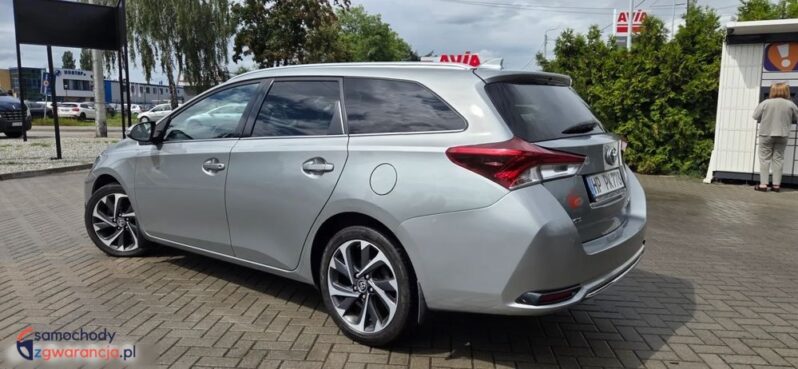 Toyota Auris 1.6 D-4D Design Edition full