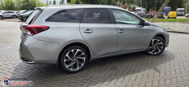 Toyota Auris 1.6 D-4D Design Edition full