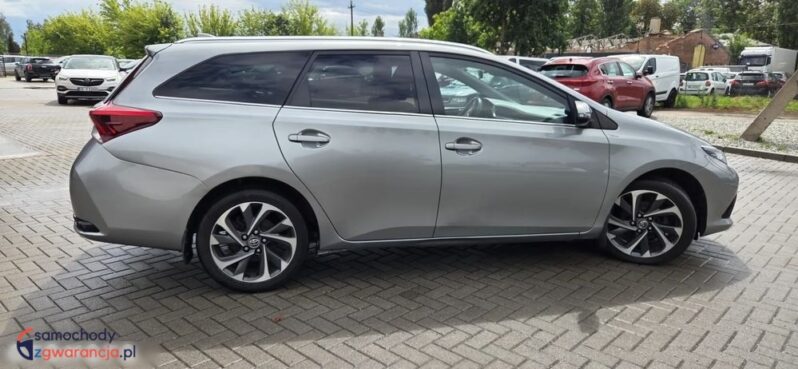 Toyota Auris 1.6 D-4D Design Edition full
