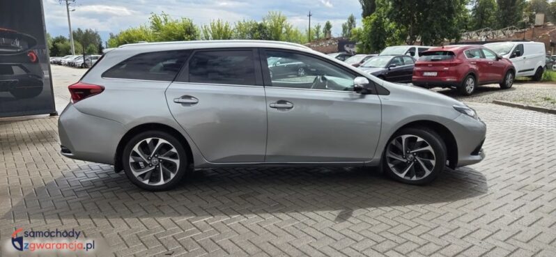 Toyota Auris 1.6 D-4D Design Edition full