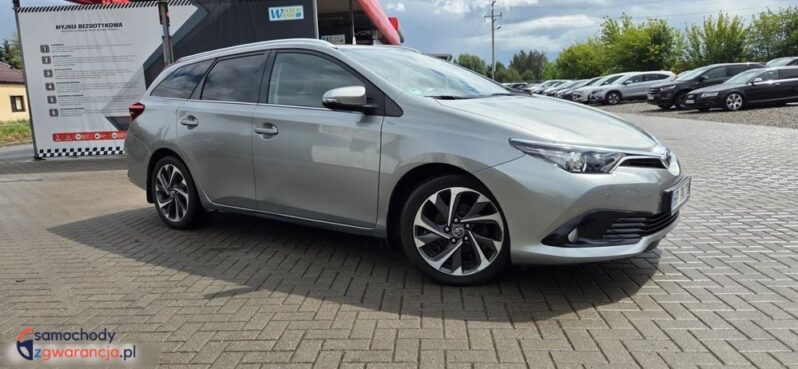 Toyota Auris 1.6 D-4D Design Edition full