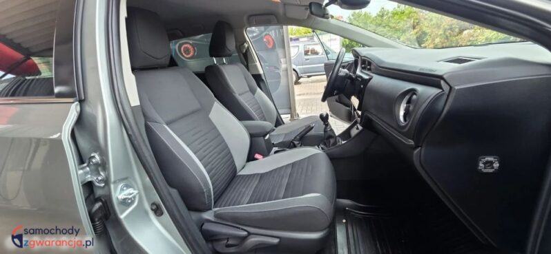 Toyota Auris 1.6 D-4D Design Edition full