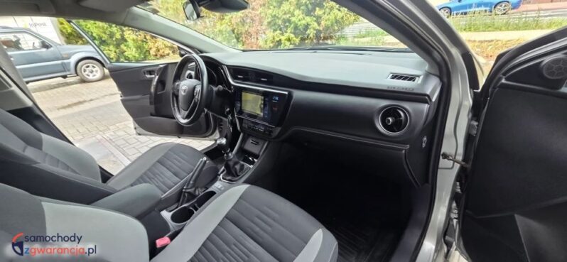 Toyota Auris 1.6 D-4D Design Edition full