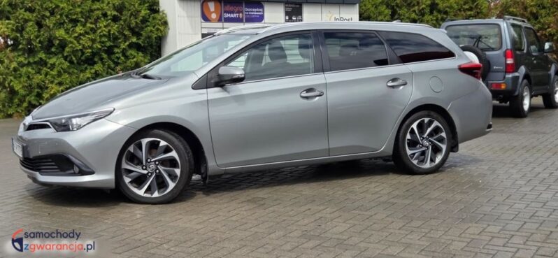 Toyota Auris 1.6 D-4D Design Edition full