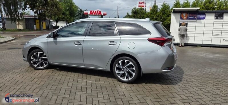 Toyota Auris 1.6 D-4D Design Edition full
