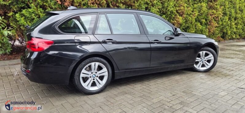 BMW Seria 3 320d Edition Luxury Line Purity full