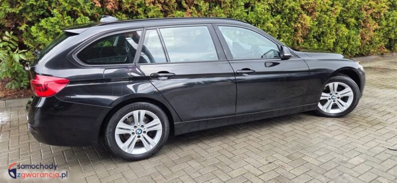 BMW Seria 3 320d Edition Luxury Line Purity full