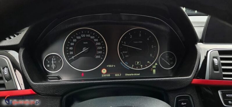BMW Seria 3 320d Edition Luxury Line Purity full