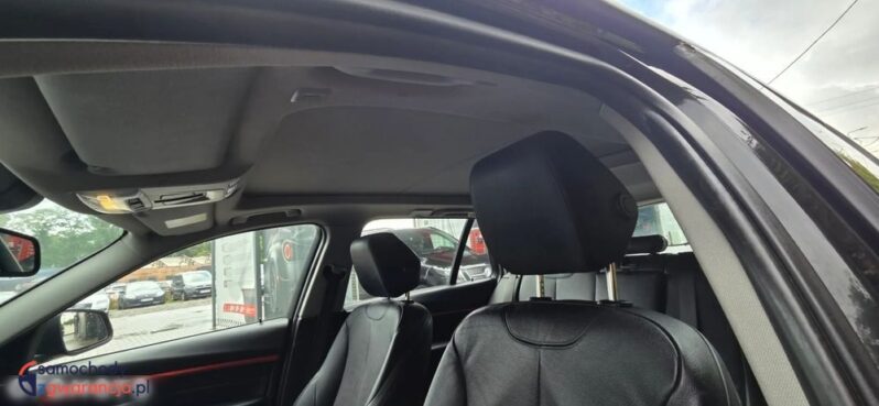 BMW Seria 3 320d Edition Luxury Line Purity full