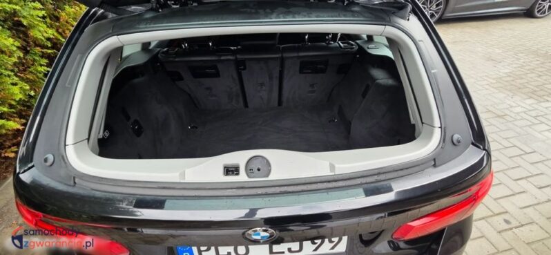 BMW Seria 3 320d Edition Luxury Line Purity full