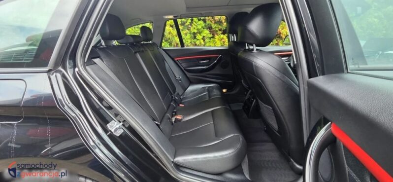 BMW Seria 3 320d Edition Luxury Line Purity full
