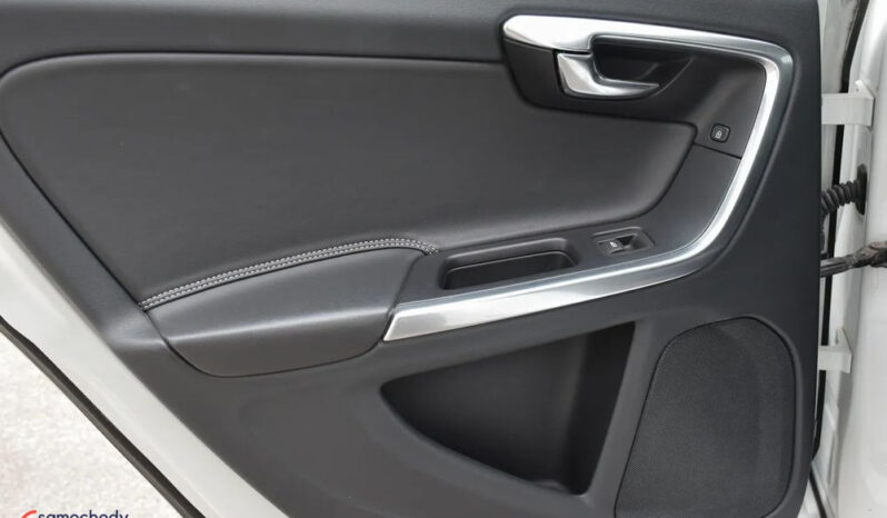 Volvo S60 D4 Drive-E R-Design Summum full