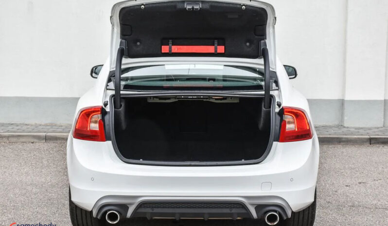 Volvo S60 D4 Drive-E R-Design Summum full