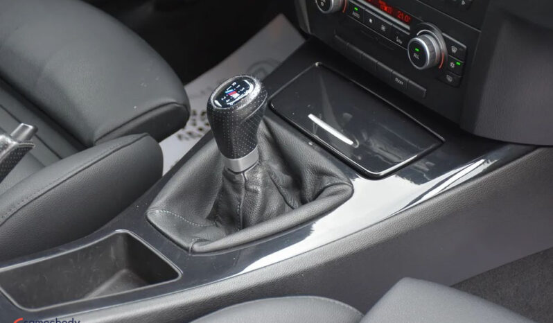BMW Seria 3 318d DPF Edition Sport full
