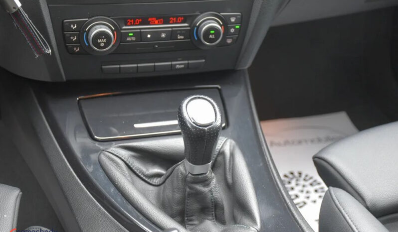 BMW Seria 3 318d DPF Edition Sport full