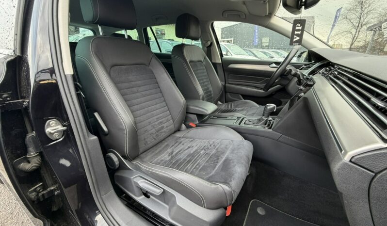 Volkswagen Passat Klimatronic 3-stref, Podgrz. fotele, Podgrz. szyba, Skóra/Alcantara B8 (2014-2023) full