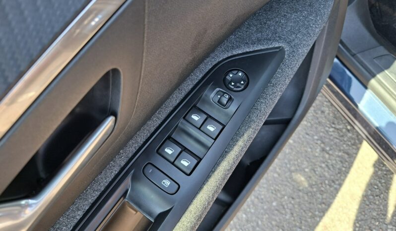 Peugeot 5008 Klimatronic 2-stref, Podgrz. fotele, 7 osobowy, Przyciemniane szyby II (2017-) full