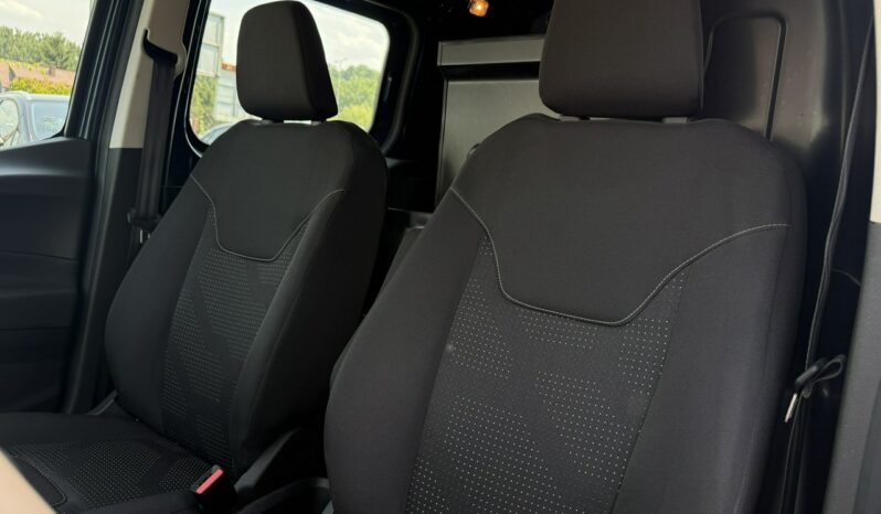 Ford Transit Courier Stan Bardzo Dobry Niski Przebieg FV VAT 23% full