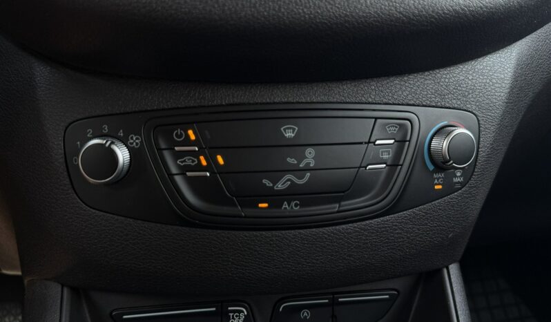 Ford Transit Courier Stan Bardzo Dobry Niski Przebieg FV VAT 23% full