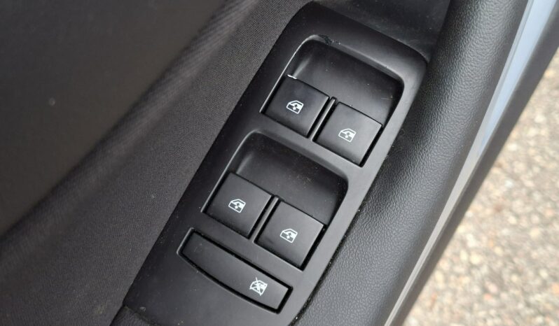 Opel Zafira Klimatyzacja, Podgrz. fotele + kierownica, Nawigacja, PDC 2x, Hak C (2011-) full