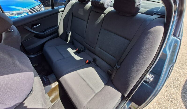 BMW 318 RWD, Klimatronic 2-stref., Podgrzewane fotele, Czujniki parkowania E90 (2005-2012) full