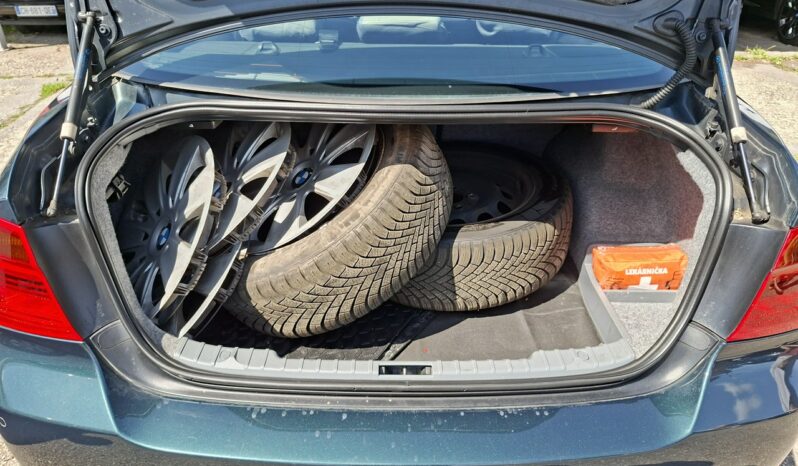 BMW 318 RWD, Klimatronic 2-stref., Podgrzewane fotele, Czujniki parkowania E90 (2005-2012) full