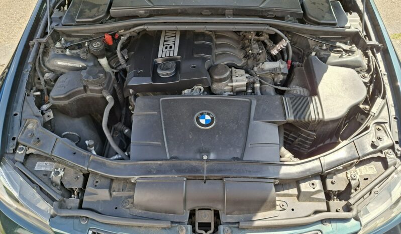 BMW 318 RWD, Klimatronic 2-stref., Podgrzewane fotele, Czujniki parkowania E90 (2005-2012) full